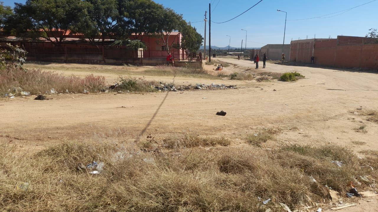 Visitas às escolas no Bairro da Tchavola, Escola Primária n° 26 e o Complexo Escolar n°705, 8 de Março